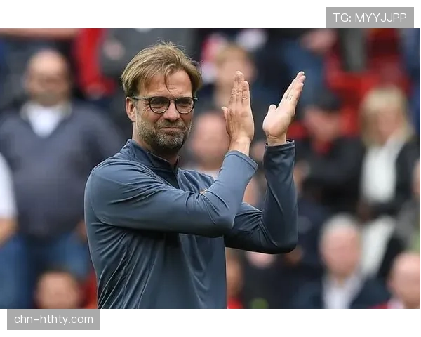 维拉公园响起嘘声，主队因长时间在后场倒脚，比赛节奏过于缓慢